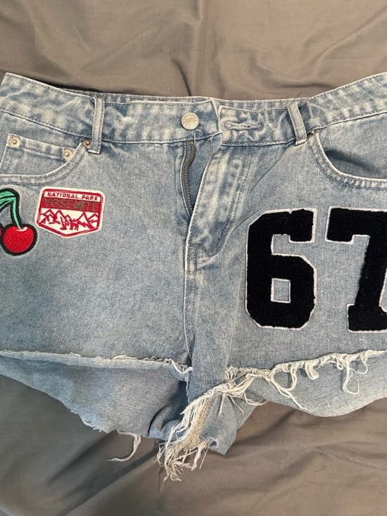 Pants - Denim Patch High-Rise Cutoff Shorts - Light Blue